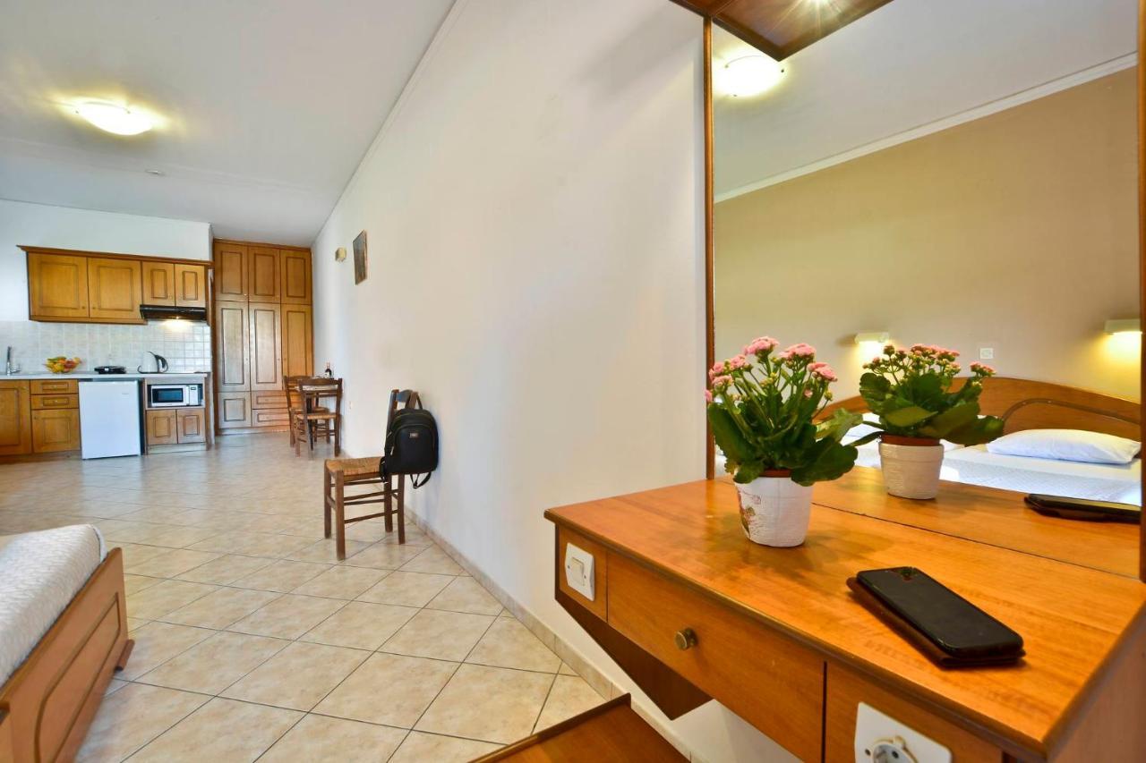 Louvros Apartments Sidárion Dış mekan fotoğraf